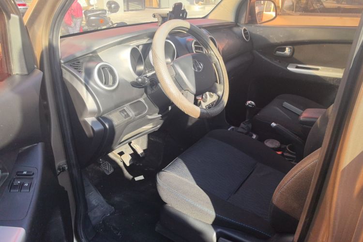 长安凯程 欧诺S 2014款 1.5L基本型中控内饰19