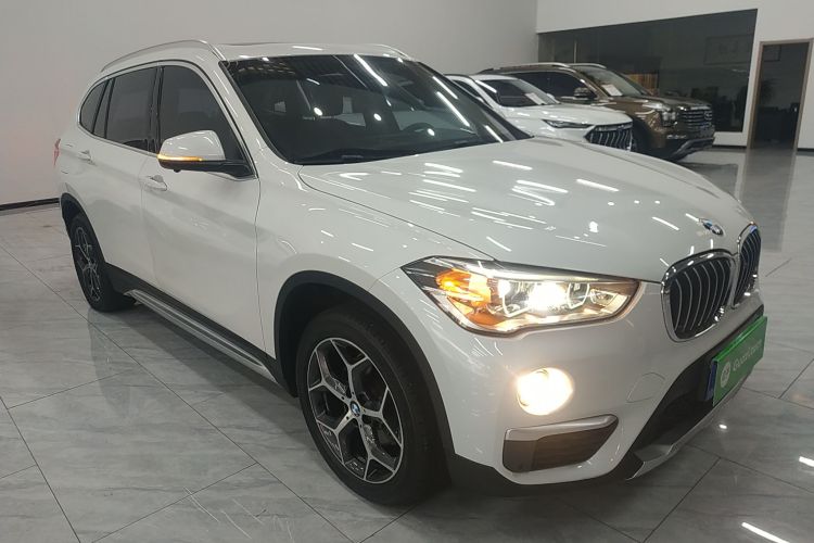 宝马X1 2019款 sDrive18Li 尊享型车身外观3