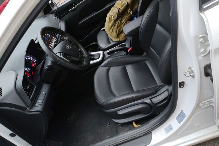 现代 领动 2019款 1.5L CVT智炫·精英型中控内饰19