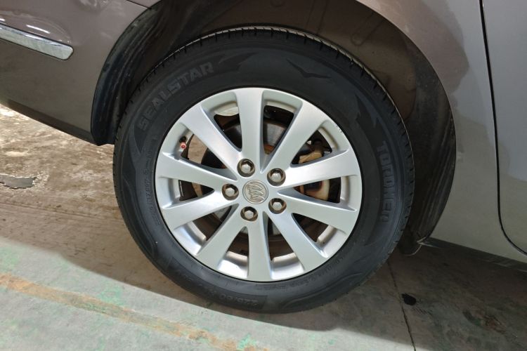 别克GL8 2017款 25S 舒适型 国V车身外观6008