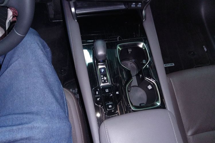 雷克萨斯RX 2023款 350h 四驱醇享版中控内饰18