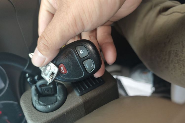 别克GL8 2014款 2.4L 经典版中控内饰7001