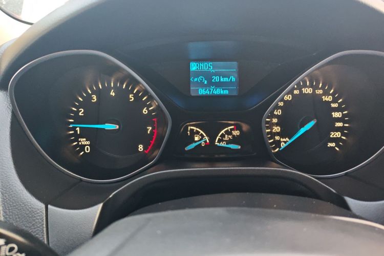 福特 福克斯 2018款 两厢经典 1.6L 自动风尚型智行版中控内饰14