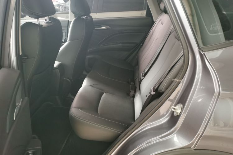 哪吒汽车 哪吒V 2022款 潮 400 Lite中控内饰21