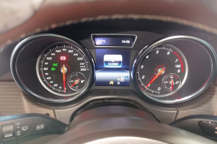 奔驰GLE 2019款 GLE 400 4MATIC 臻藏版中控内饰14