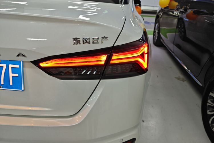 日产 天籁 2022款 2.0L XL-TLS 悦享版车身外观9