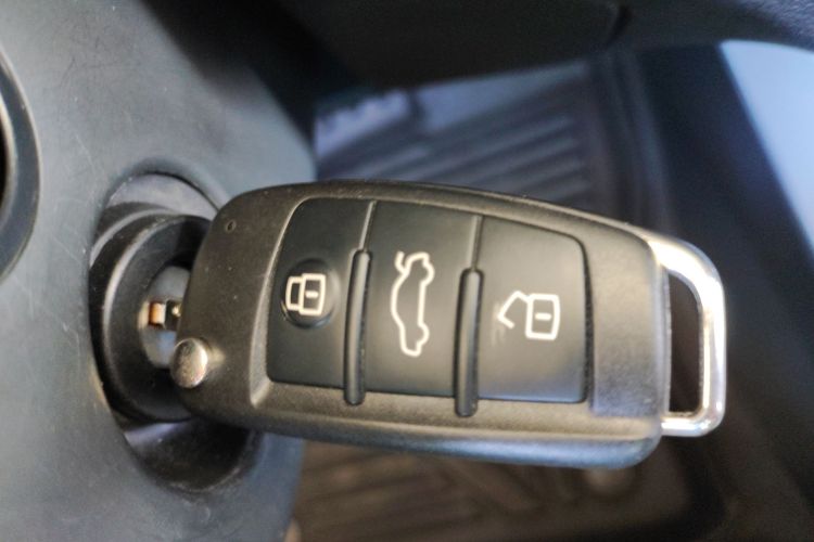 奥迪Q2L 2018款 35 TFSI 时尚致雅型 国VI中控内饰7001