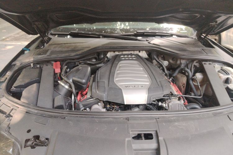 奥迪A8 2013款 A8L 30 FSI 舒适型机舱底盘24