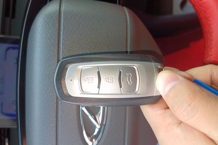 奇瑞新能源 奇瑞无界Pro 2022款 301km 神兽版 磷酸铁锂中控内饰7001