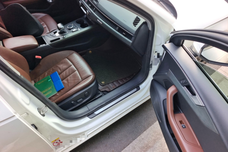 奥迪A4L 2017款 45 TFSI quattro 风尚型局部细节9005