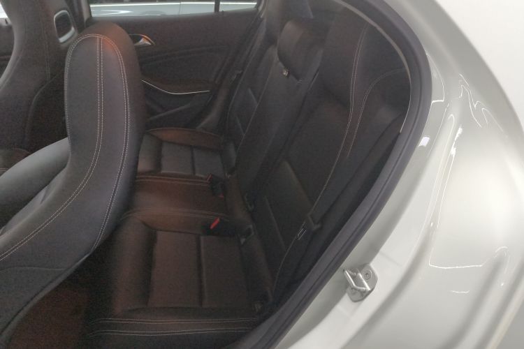 奔驰GLA 2016款 GLA 220 4MATIC 时尚型中控内饰21