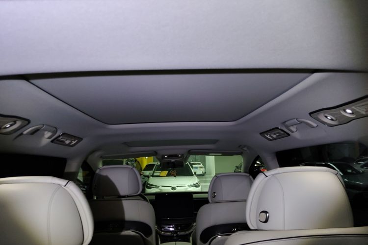 腾势D9 2024款 DM-i 980 四驱尊荣型中控内饰22