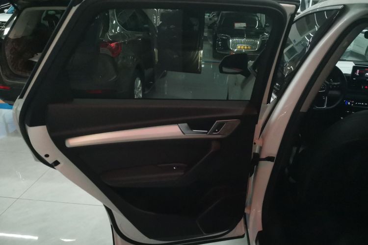 奥迪Q5L 2020款 改款 40 TFSI 荣享时尚型中控内饰49