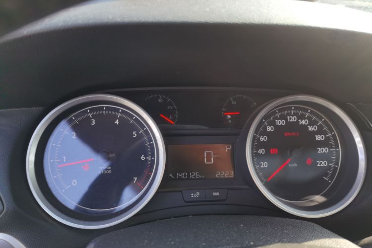 标致408 2014款 1.8L 自动豪华版局部细节14