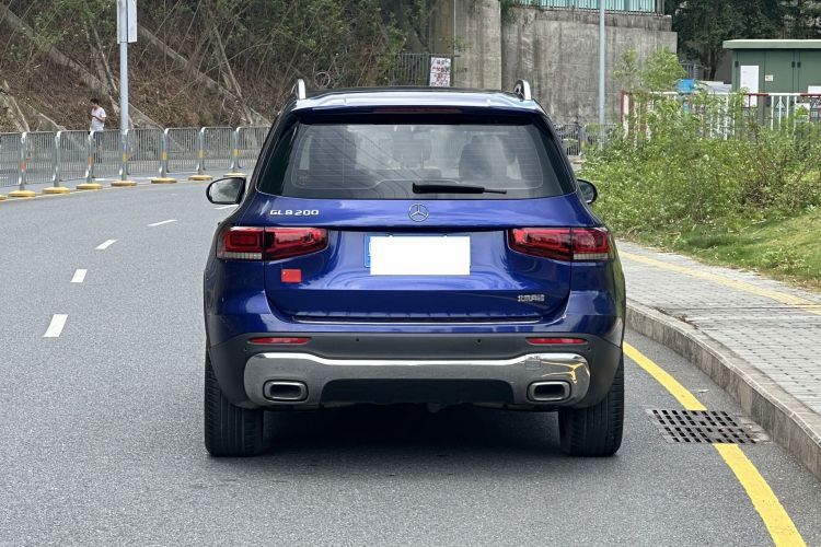 奔驰GLB 2020款 改款 GLB 200 动感型车身外观6