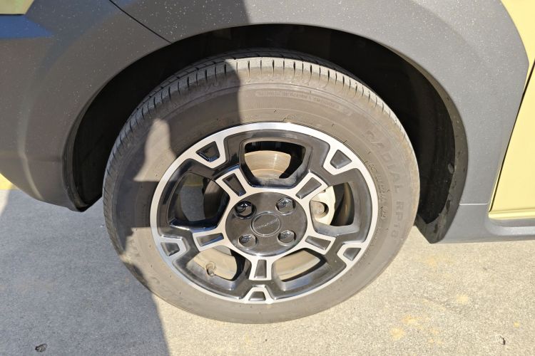 吉利银河 2025款 210km 熊猫骑士车身外观6007