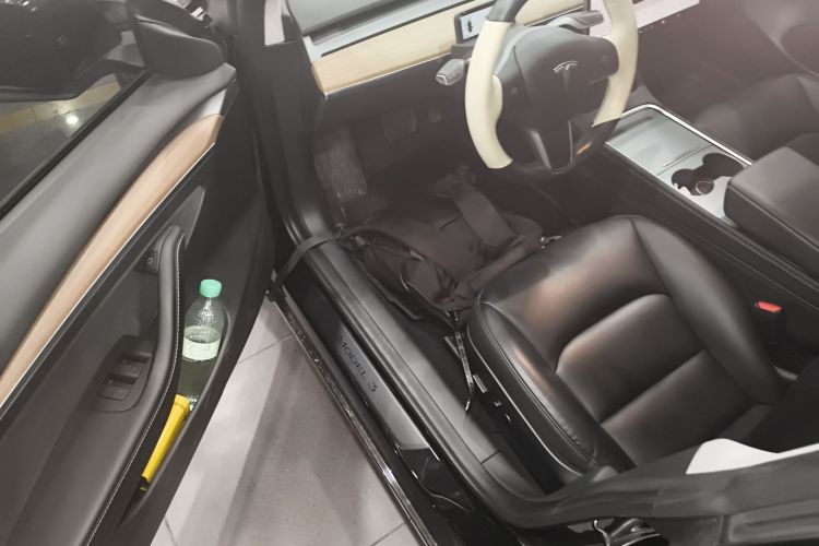 特斯拉 Model 3 2022款 后轮驱动版中控内饰7003