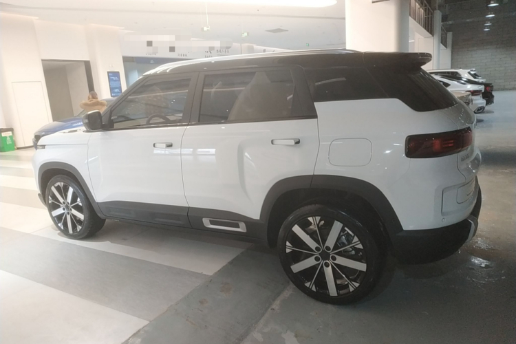 吉利汽车 吉利icon 2023款 1.5TD 巧克力醇臻版车身外观6003