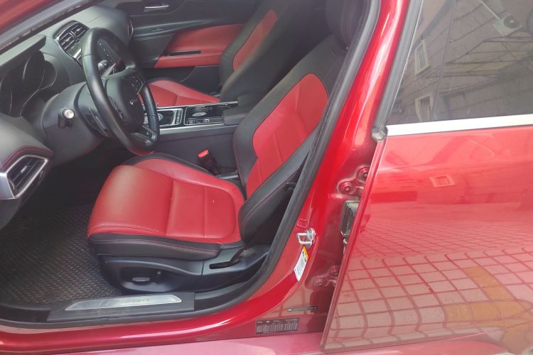 捷豹XE 2015款 2.0T 200PS R-Sport局部细节19