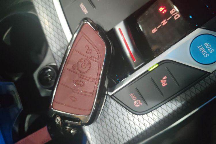 宝马i3 2024款 eDrive 40 L 曜夜套装中控内饰11