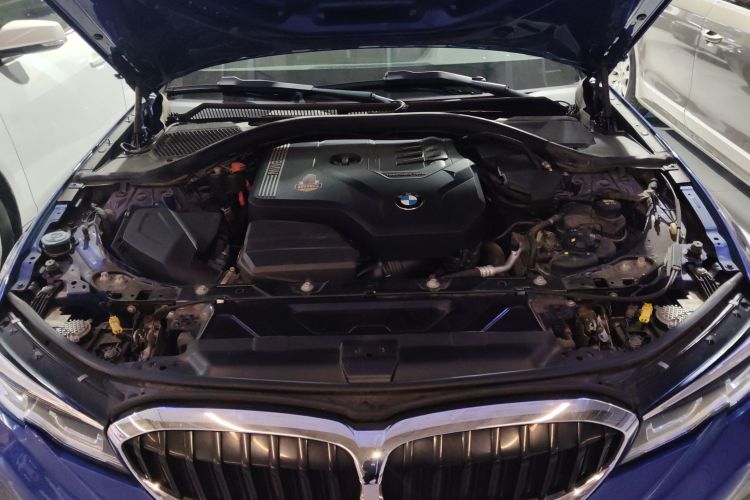 宝马3系 2021款 325Li M运动套装机舱底盘24