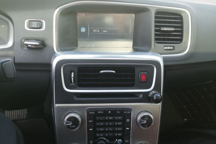 沃尔沃S60 2016款 S60L T4 智远版中控内饰16