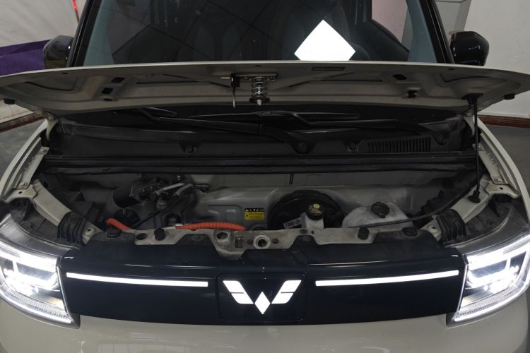 五菱汽车 宏光MINIEV 2022款 GAMEBOY 200km 玩咖款 磷酸铁锂机舱底盘24