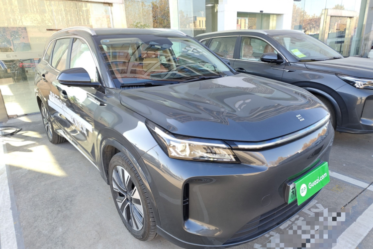 蓝电E5 PLUS 2026款 165km 长续航先享版Ultra 7座车身外观3