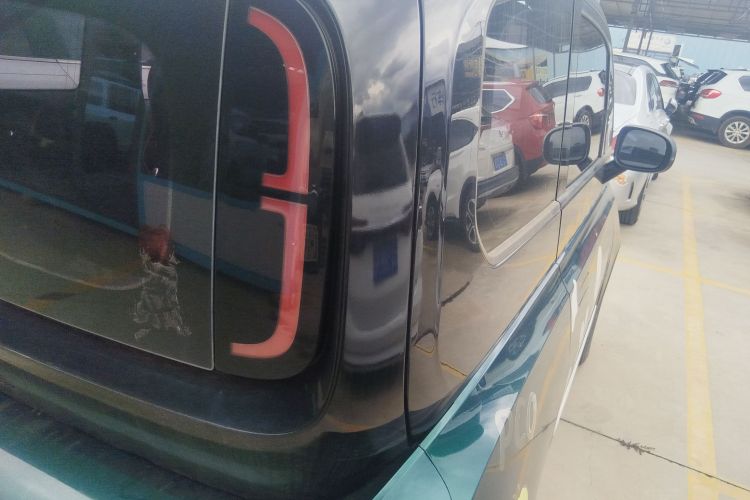 宝骏KiWi EV 2022款 设计师轻享版 三元锂车身外观6006