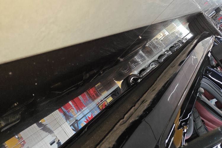 红旗H5 2025款 2.0T 自动玄影200万辆纪念版局部细节9001