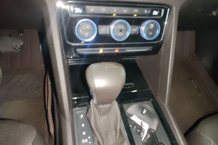 大众 途昂 2020款 330TSI 两驱豪华版 国VI局部细节18