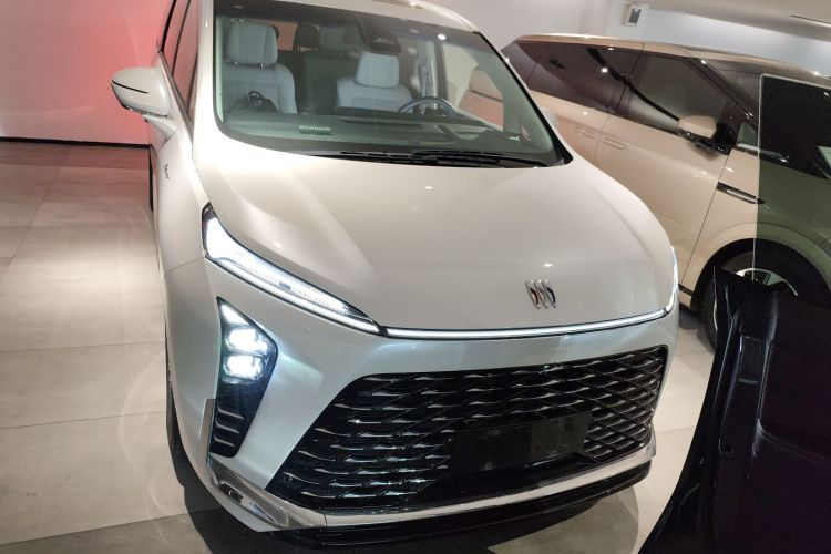 别克GL8新能源 2024款 陆尊 智享版 7座车身外观2