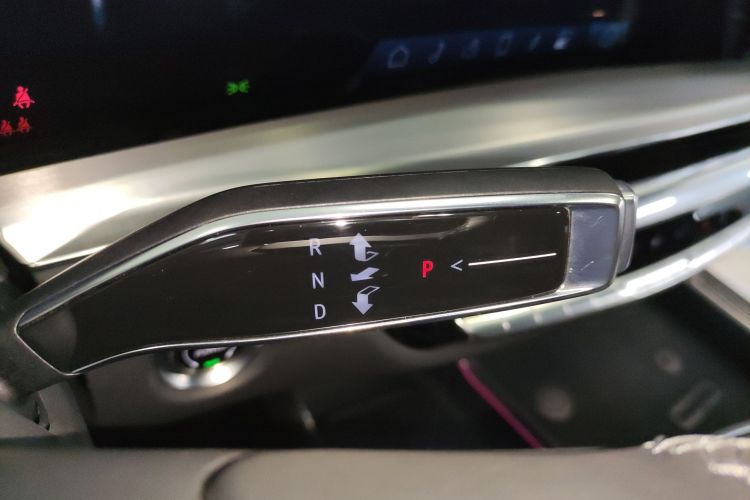 凯迪拉克 IQ锐歌 2022款 后驱长续航豪华版中控内饰18