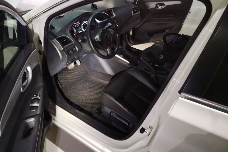 日产 轩逸 2022款 经典 1.6XE CVT舒适版中控内饰20