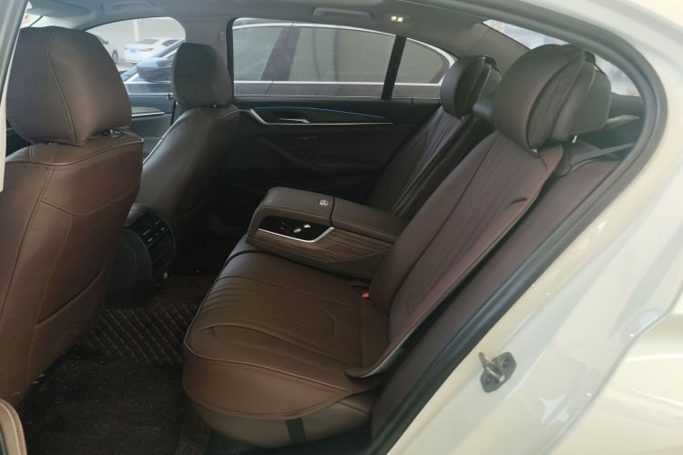 宝马5系 2019款 改款 530Li 领先型 豪华套装中控内饰21