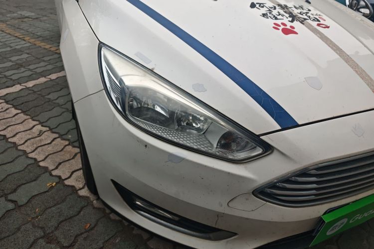 福特 福克斯 2017款 三厢 1.6L 手动风尚型智行版车身外观8