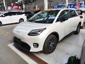 埃安 AION UT 2025款 330星辉版