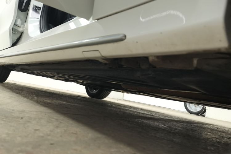 奔驰C级 2020款 改款 C 260 L 运动版局部细节9001