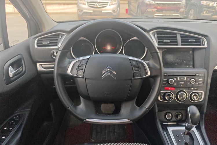 雪铁龙C4L 2014款 1.8L 智驱版 自动劲智型中控内饰13