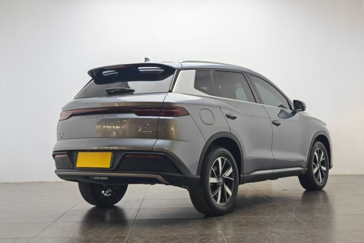 比亚迪 宋Pro新能源 2023款 冠军版 DM-i 71KM领先型车身外观7