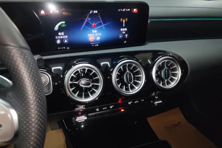 奔驰A级 2022款 改款三 A 200 L 运动轿车时尚型中控内饰16