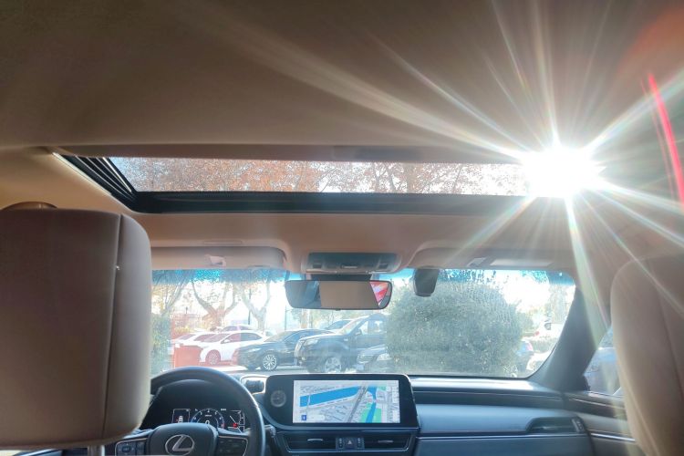 雷克萨斯ES 2022款 200 卓越版中控内饰22