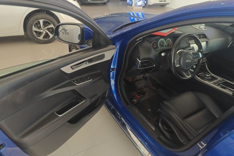 捷豹XEL 2018款 2.0T 250PS 尊享版中控内饰20