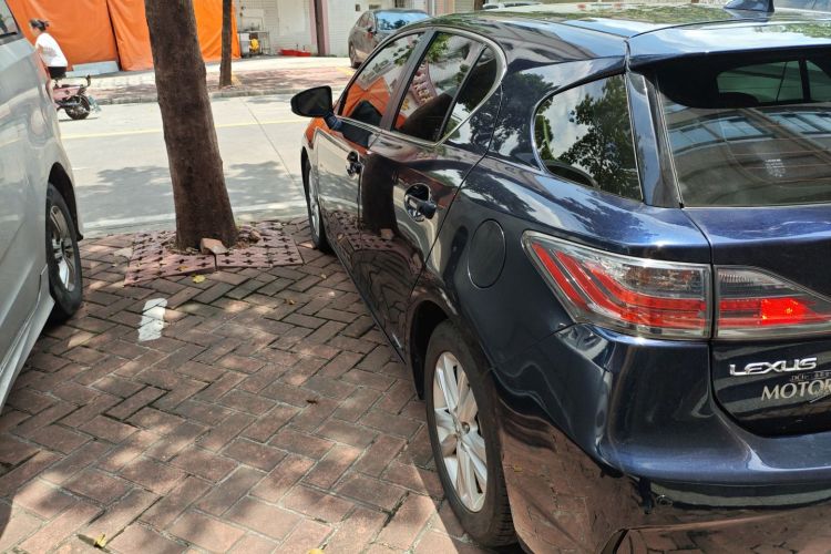 雷克萨斯CT 2014款 CT200h 精英版 单色车身外观4