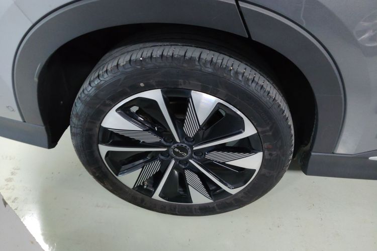 比亚迪 宋PLUS新能源 2025款 EV 520km 尊贵型车身外观6008