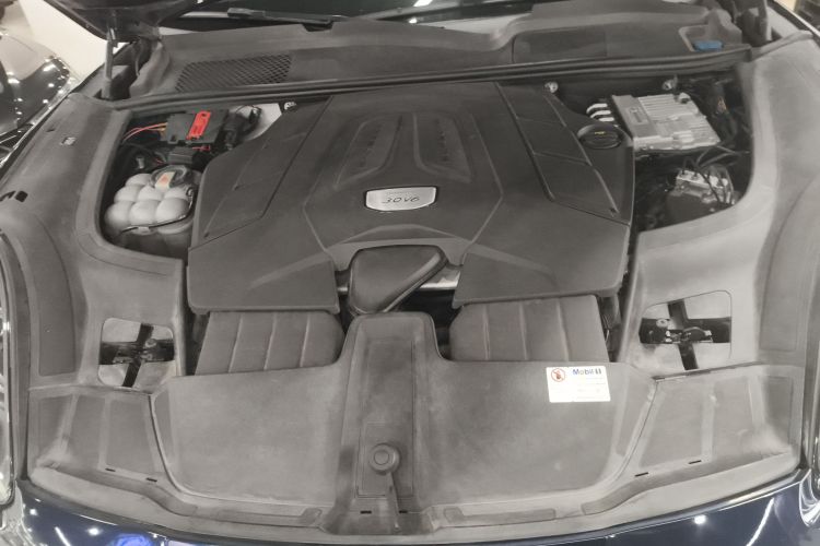 保时捷 2018款 Cayenne 3.0T机舱底盘24