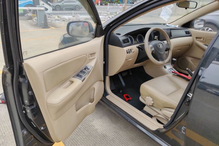 丰田 花冠 2013款 1.6L 自动豪华版中控内饰20