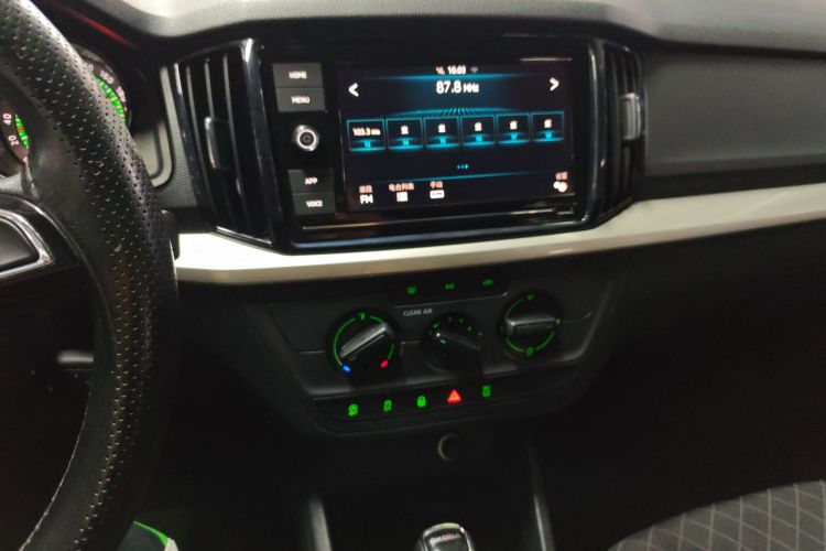 斯柯达 柯米克 2018款 1.5L 自动标准版 国VI中控内饰16