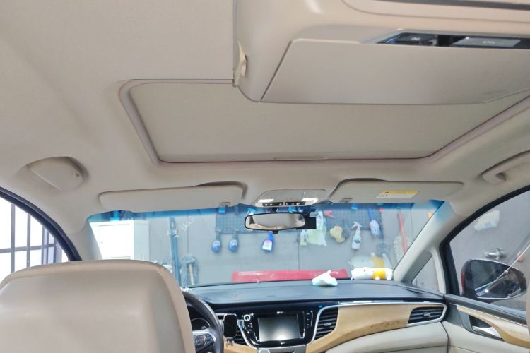 别克GL8 2017款 ES 28T 舒适型 国V中控内饰22