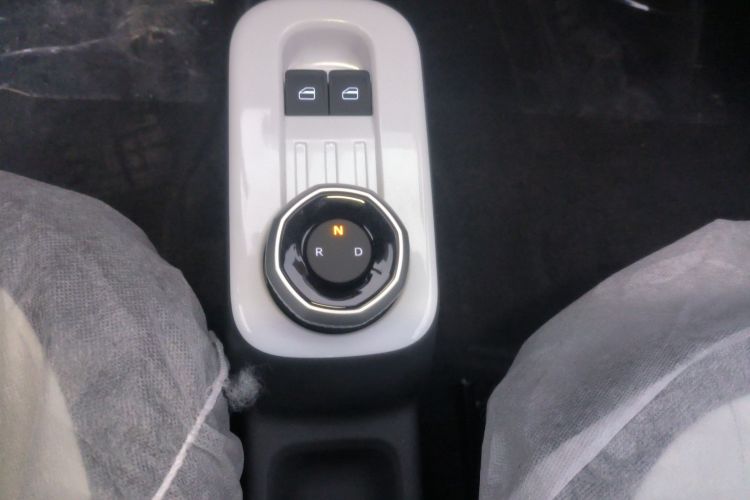 吉利银河 2025款 210km 熊猫骑士中控内饰18